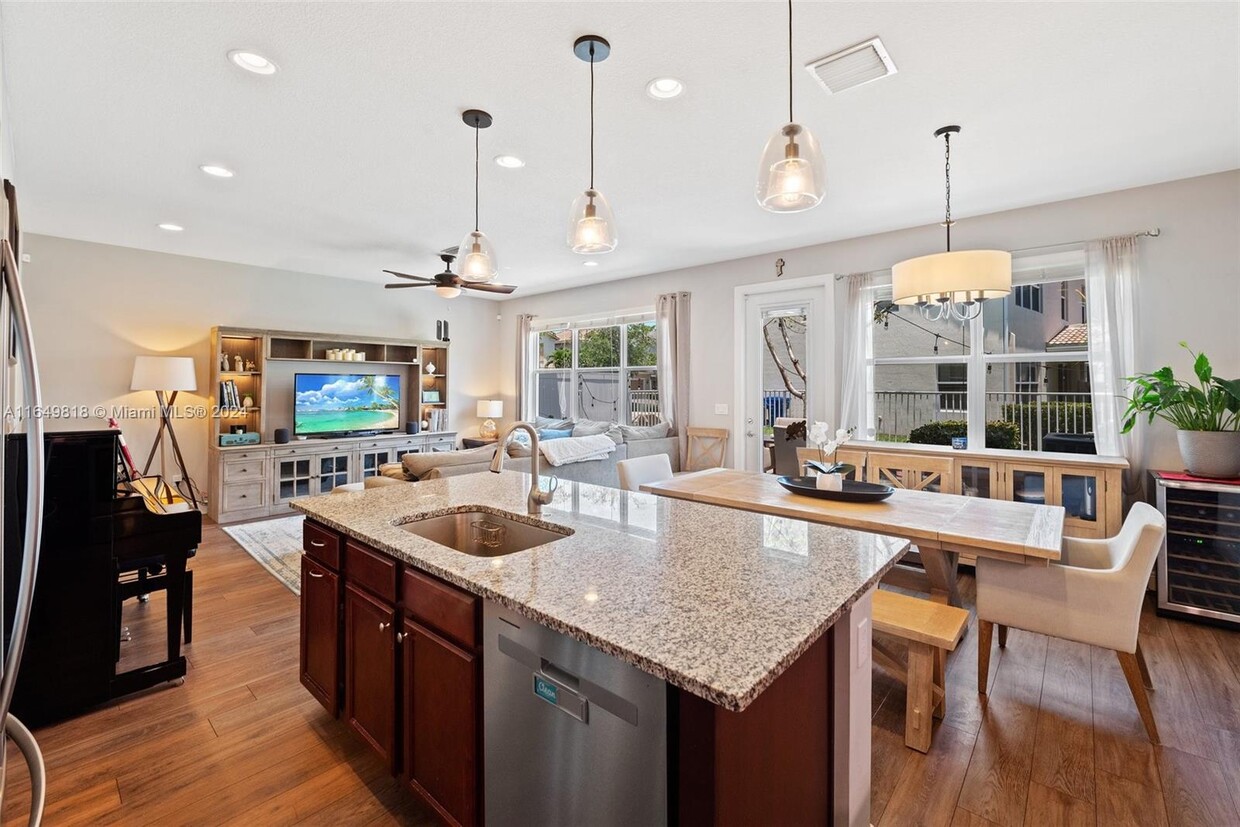 Foto principal - 915 Banyan Dr