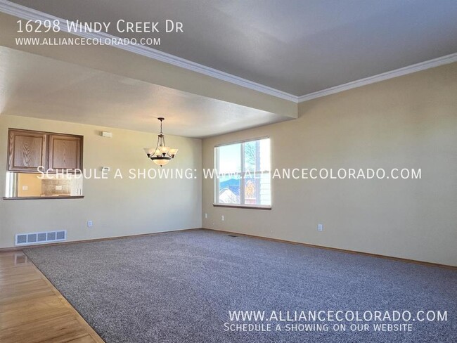 Foto del edificio - 16298 Windy Creek Dr