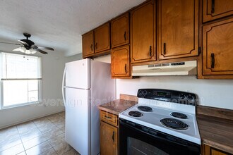 Building Photo - 8173 Magnolia Dr