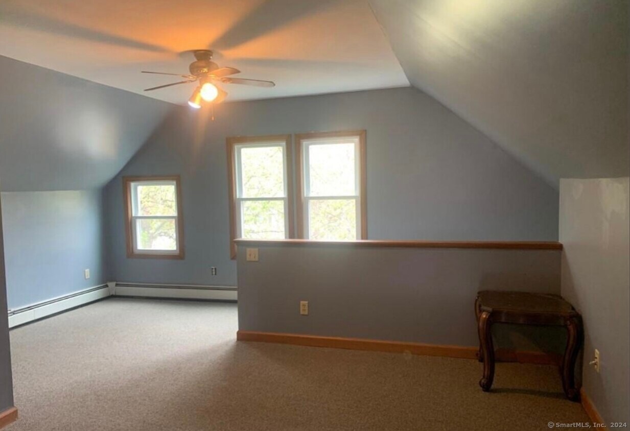 443 Roosevelt Dr Unit 3, Derby, CT 06418 Room for Rent in Derby, CT