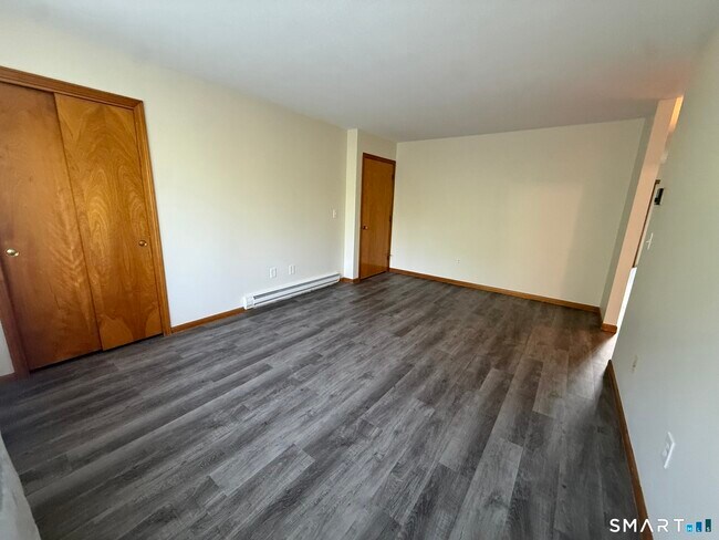 Foto del edificio - 463 Pierpont Rd