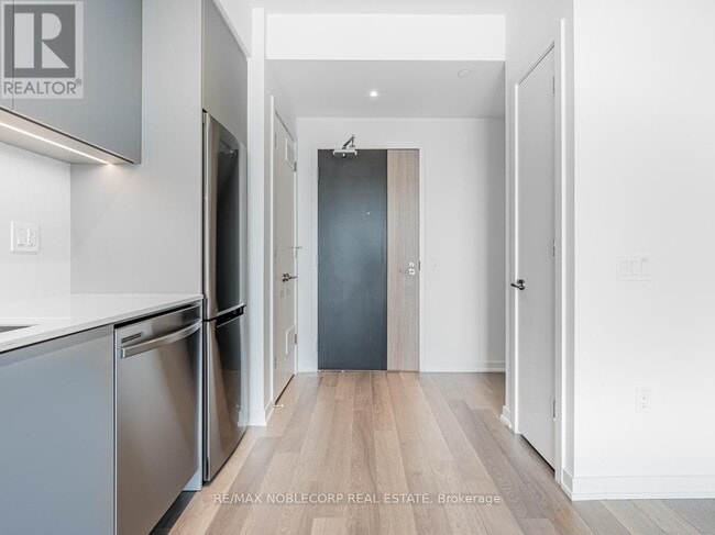 Building Photo - 48 Power St