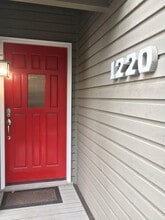 Building Photo - 1220 100th Pl NE