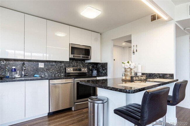 Foto del edificio - 2781 Taft St