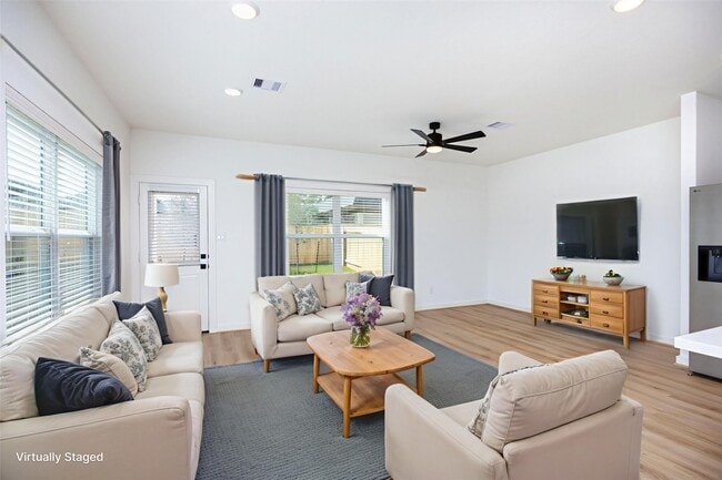 Foto del edificio - 2031 Longmire Villas Ct