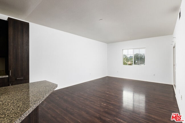 Foto del edificio - 1408 W Washington Blvd