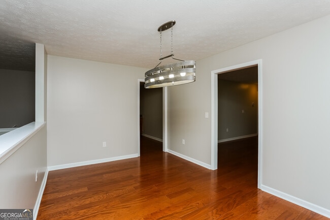 Building Photo - 1677 Pheasant Dr