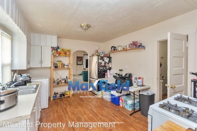 Building Photo - 2 br, 1 bath House - 637 S Harmony Ct