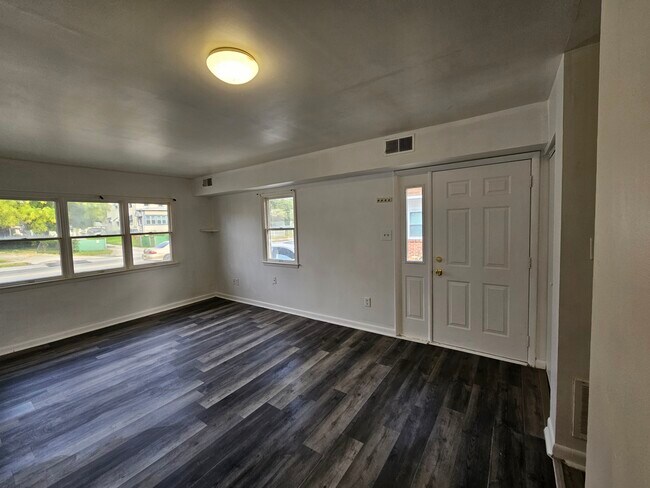 Foto del edificio - 806 W Oak Ln