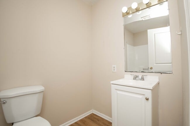 Foto del edificio - 3051 Dow Dr