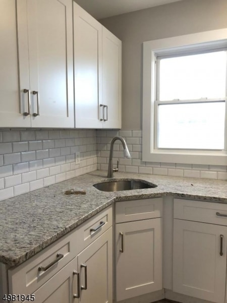 Building Photo - 357 River Dr