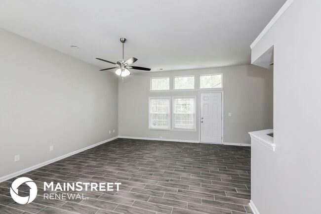 Building Photo - 10005 Dunfries Rd