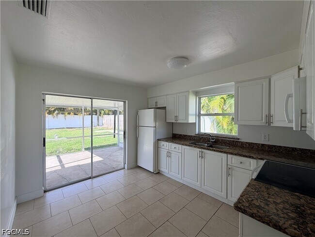 Foto del edificio - 321 SW 17th St