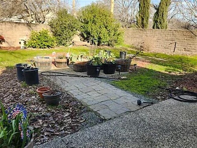 Building Photo - 3455 Panorama Dr