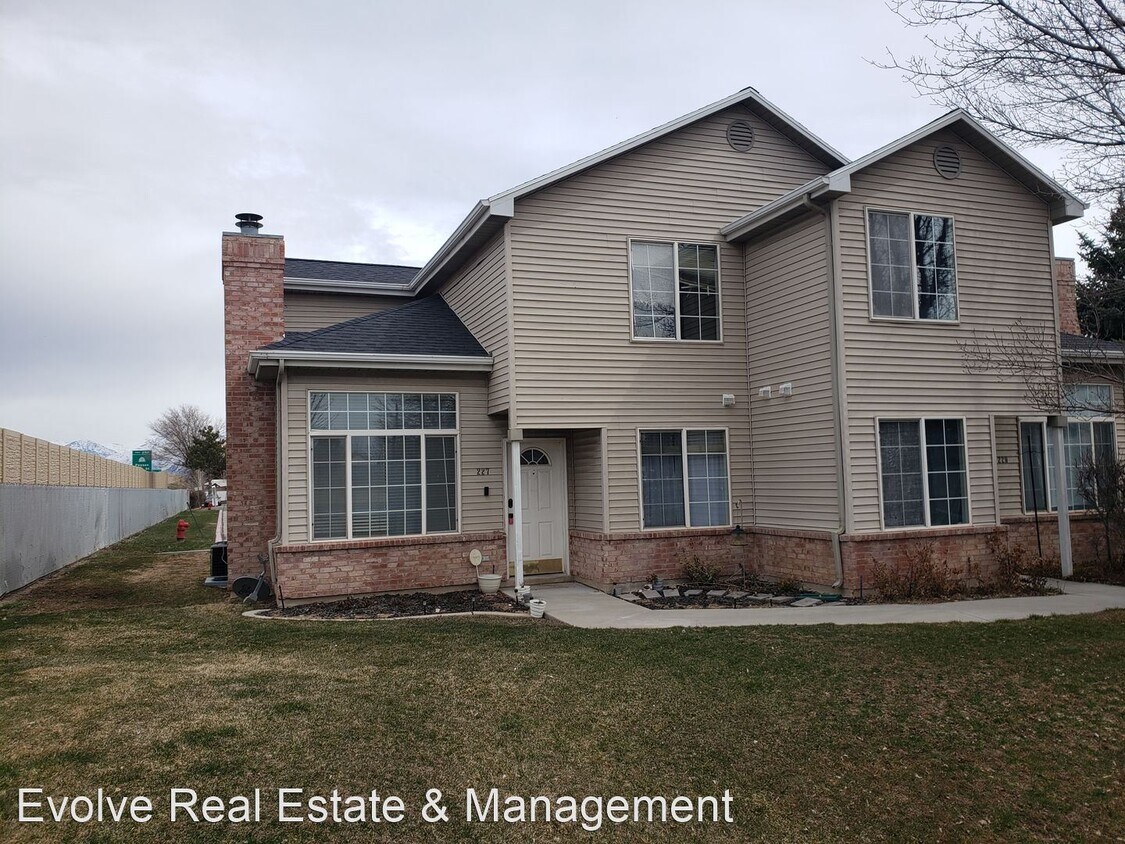 2 br, 1.5 bath House 227 Majestic Meadows House Rental in Payson