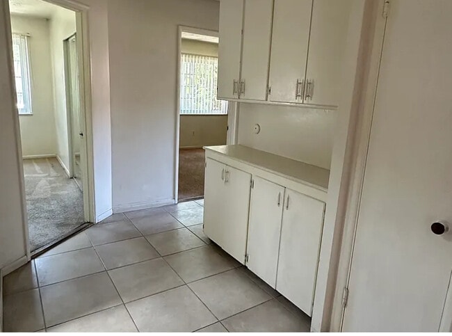 Building Photo - 4640 Clairemont Dr