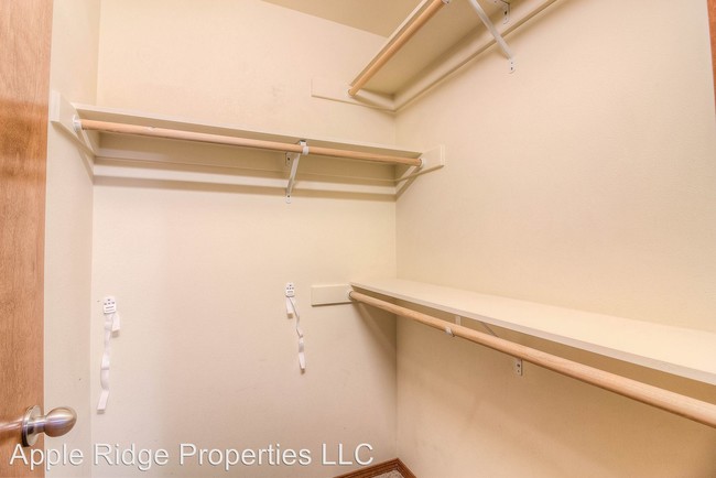 Building Photo - 1007 S 91st Ave