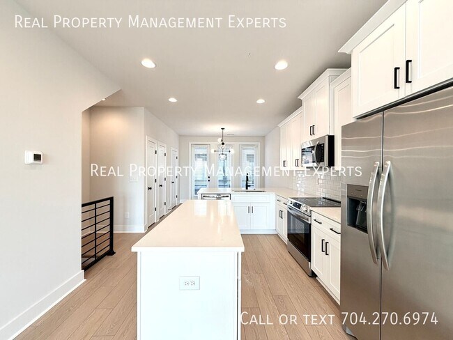 Foto del edificio - 2158 N Graham St