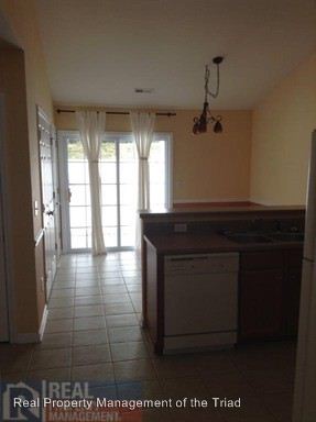 Building Photo - 652 Ansley Way