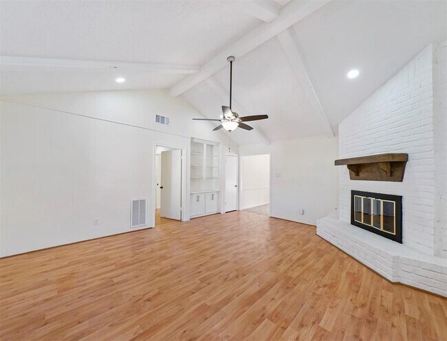 Foto del edificio - 14006 Briarworth Dr