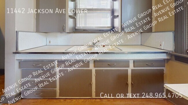 Foto del edificio - 11442 Jackson Ave