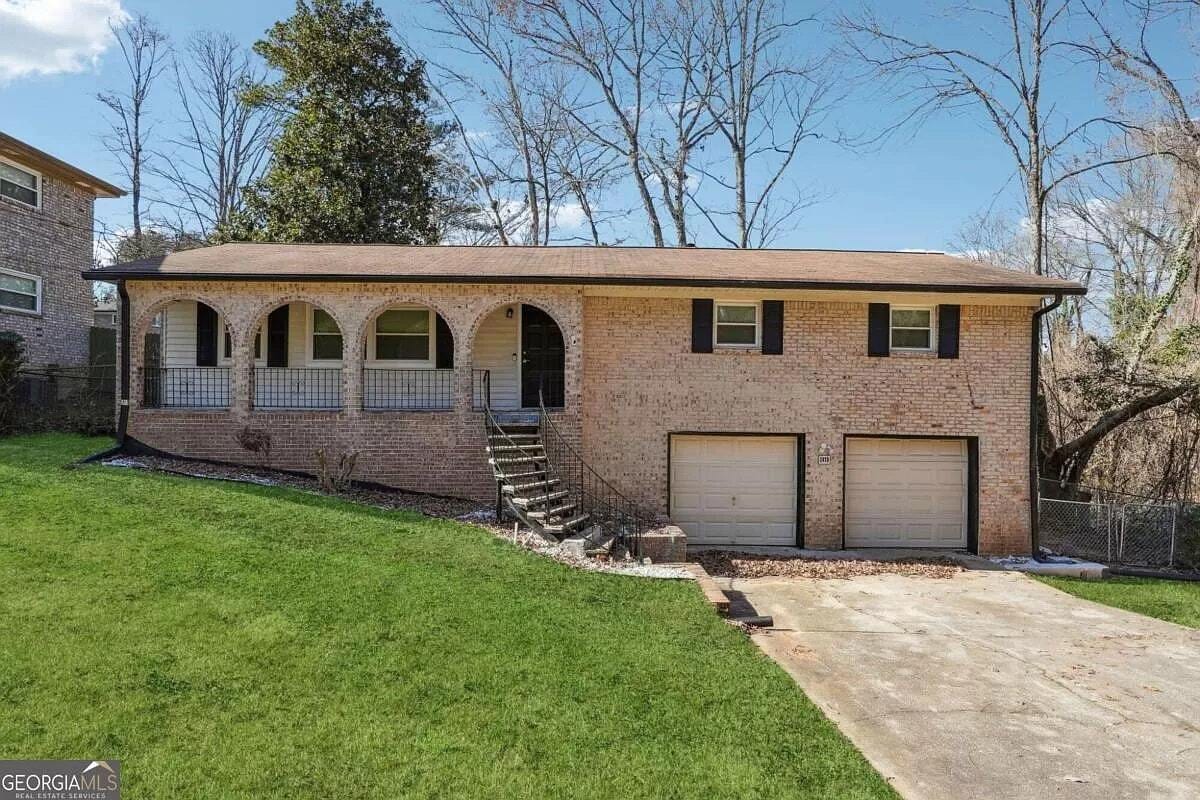 Photo - 2419 Greenway Drive