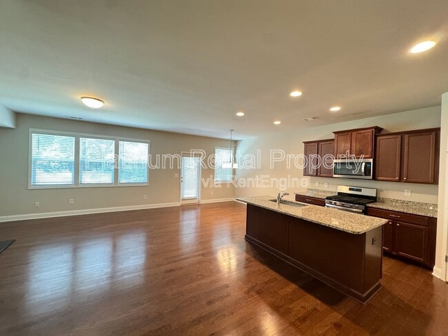 Building Photo - 5473 Cascade Ridge SW