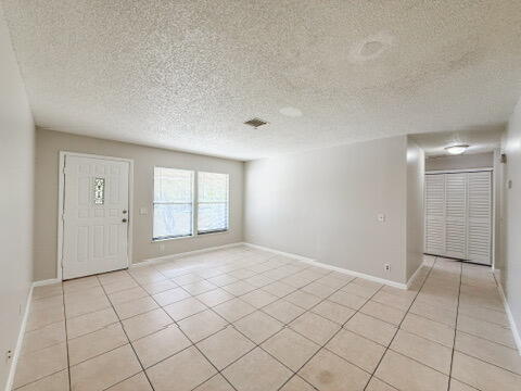 Building Photo - 2024 Major Dr