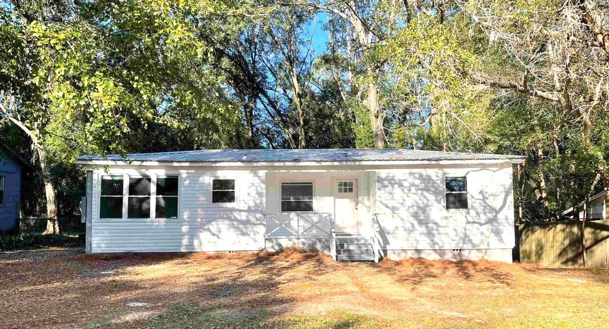 Foto principal - Fully updated 2/1 with Flex Room near FSU ...