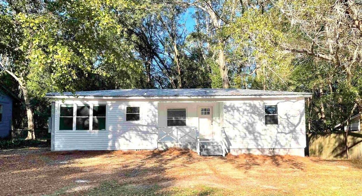 Fully updated 2/1 with Flex Room near FSU ... - Fully updated 2/1 with Flex Room near FSU ...