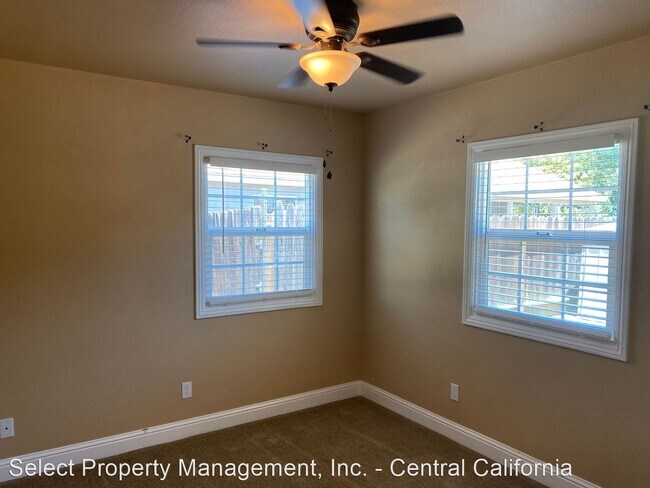 Building Photo - 2 br, 1 bath House - 560 Elm Avenue