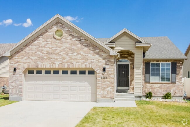 Building Photo - 6588 Oak Bridge Dr