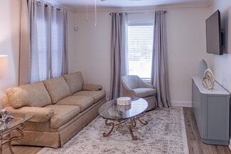 Building Photo - 2324 Oliver Ave