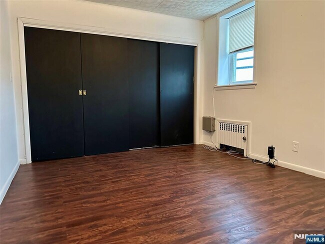 Foto del edificio - 530 Valley Brook Ave
