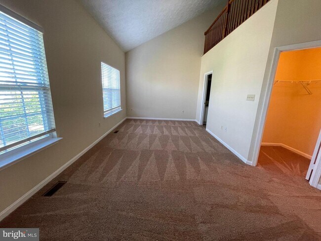 Building Photo - 108 Park Cove Dr