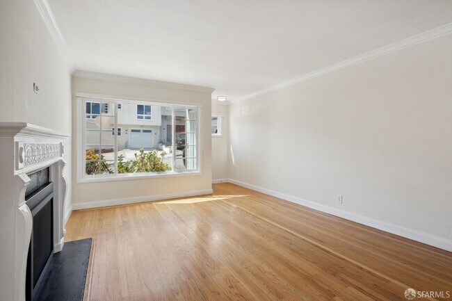 Foto del edificio - 825 Rolph St