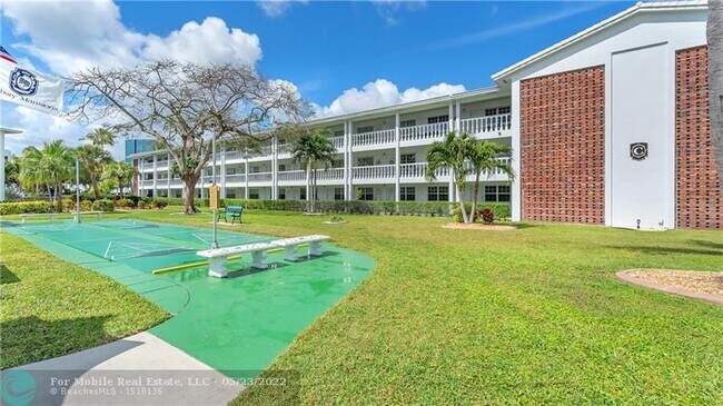 Foto del edificio - 5200 NE 24th Terrace