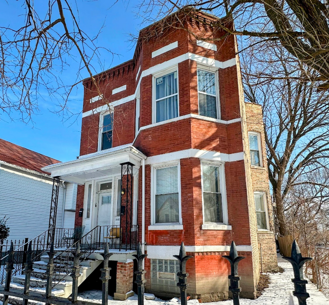 Building Photo - 10921 S Wabash Ave