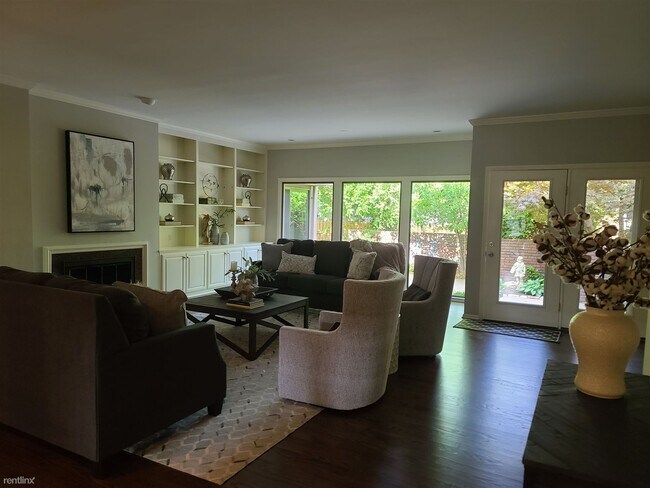 Building Photo - 3 br, 3 bath House - 8300 Somerset Dr