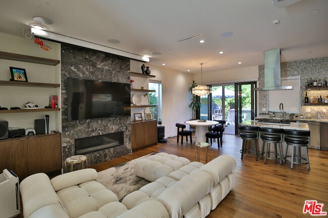 Foto del edificio - 8501 Belford Ave