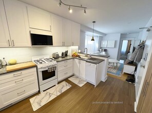 Building Photo - 5 Garnock Ave