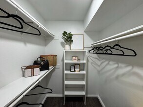 Interior Photo - Creeks Edge Apartments