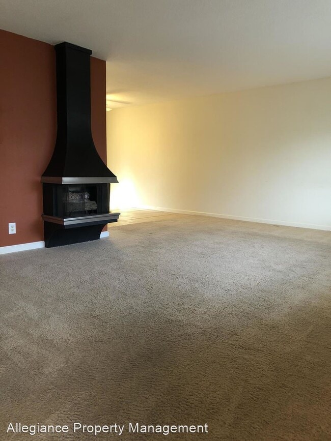 Building Photo - 3 br, 2.5 bath House - 3274 Via Grande
