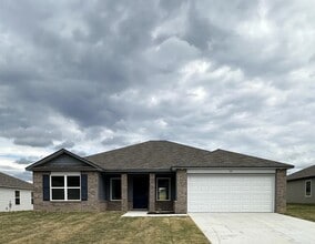 Building Photo - 38 10 Point Ln