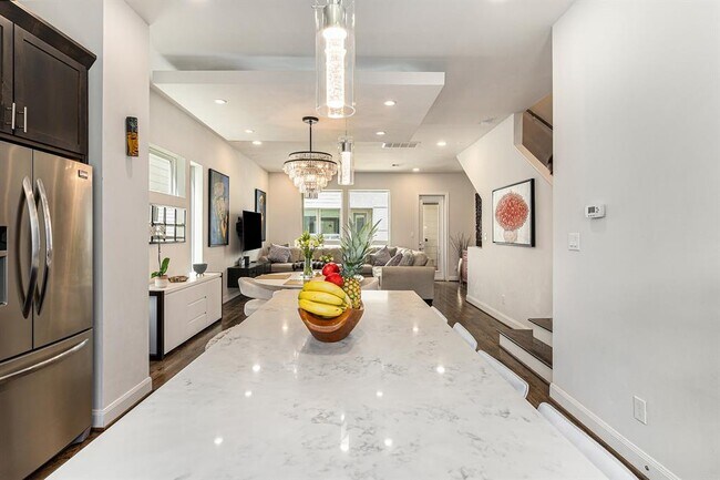 Building Photo - 304 Eado Park Cir