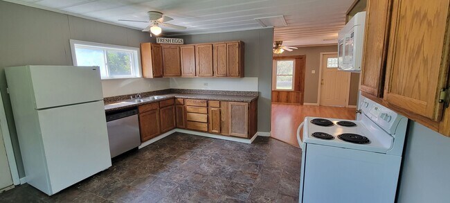 Foto del edificio - 2/1 Duplex Towards Cave City - 6-12 MONTH ...