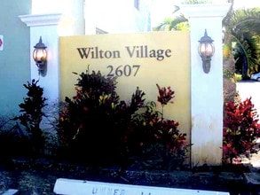 Building Photo - 2607 NE 8th Ave