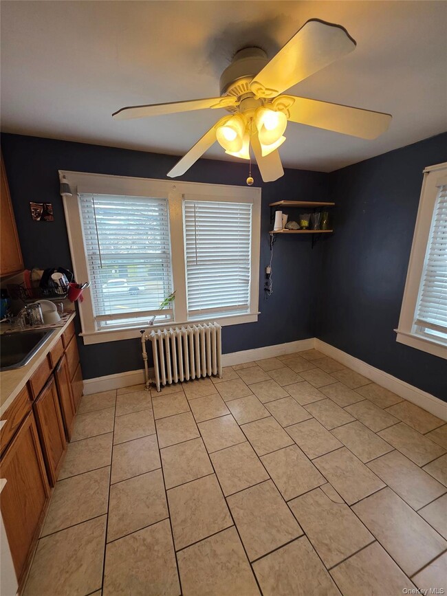 Building Photo - 121 4th St