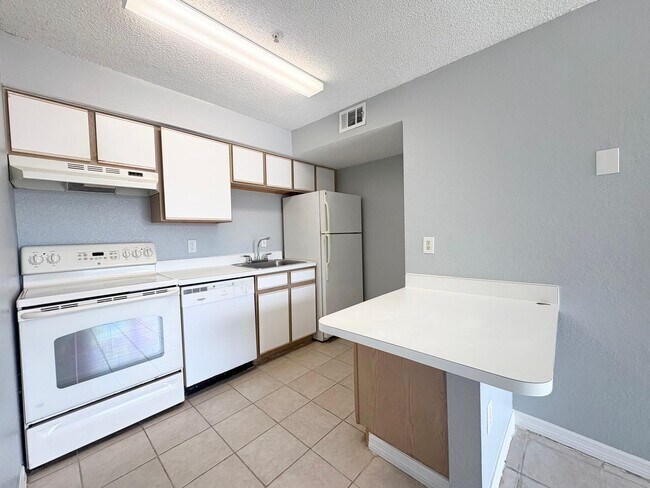 Foto del edificio - 2216 Grand Cayman Ct