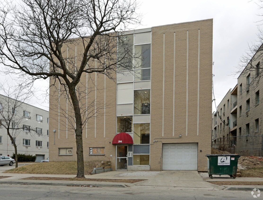 Primary Photo - 2848 W Wells St